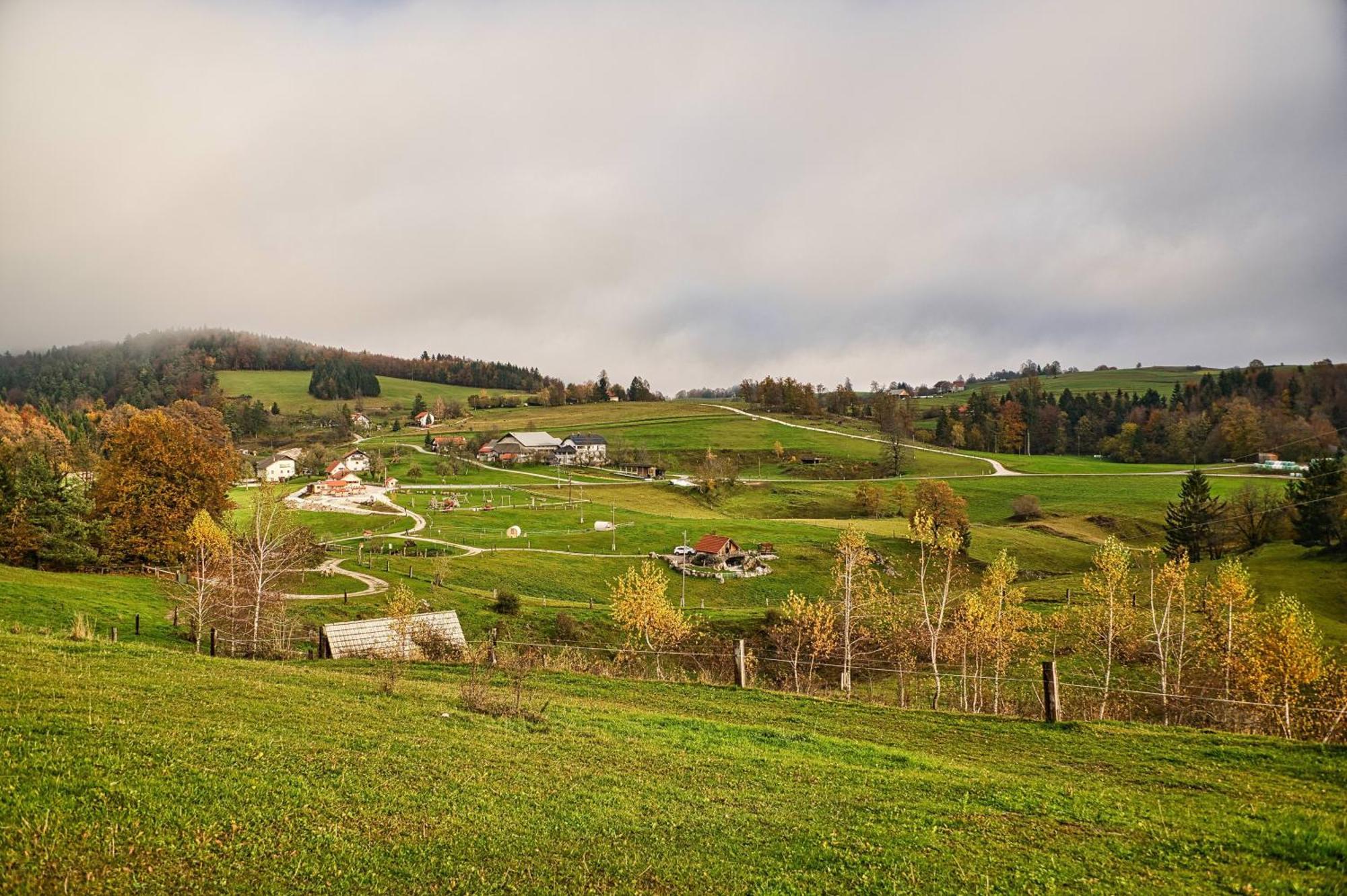 Hotel Cowboy'S Land Visnja Gora Esterno foto