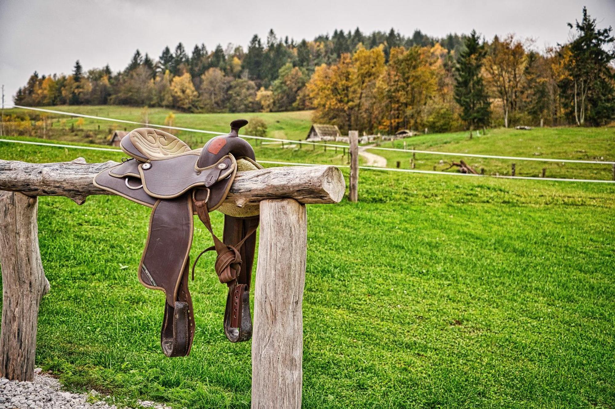 Hotel Cowboy'S Land Visnja Gora Esterno foto